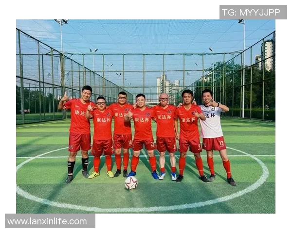 重庆足球队个人能力提升的关键因素与发展前景分析