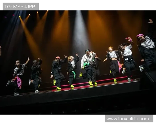 南京街舞队在世界街舞大赛中的灵活性表现引发热议与赞赏